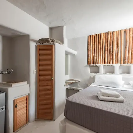 Aparthotel Rania Sea View 3*