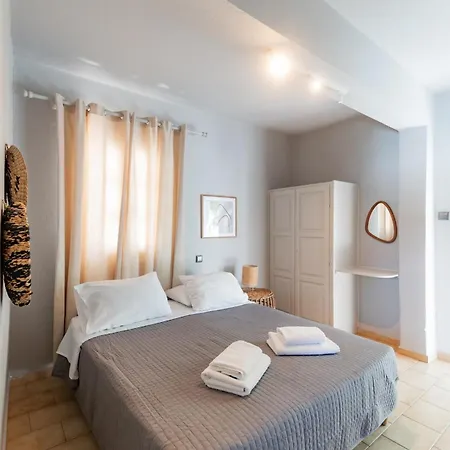 Aparthotel Rania Sea View 3*